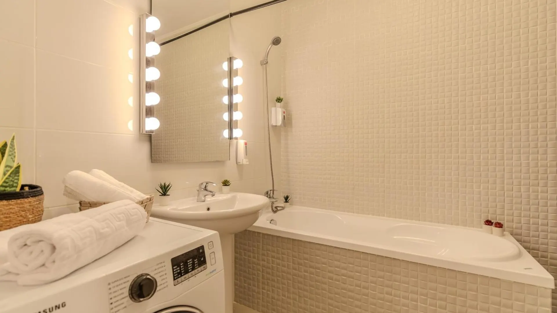 Long Stays Heaven - Comfortable & Spacious Apartments In Baneasa Bucureşti 0*,